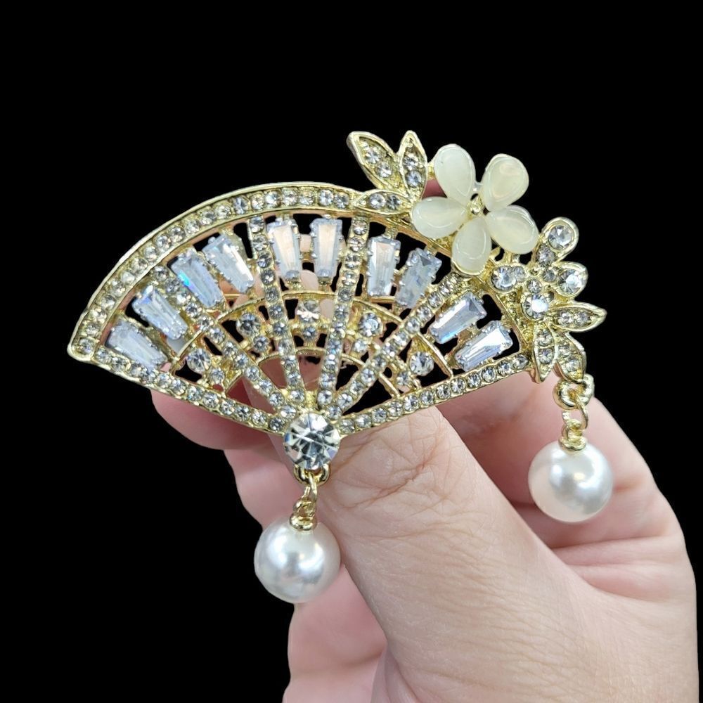 Brand New Gold Rhinestone Fan With Pearl Pin Brooch